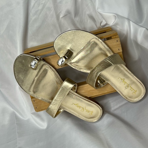 NWOT Lilly Pulitzer Callie Gold Metallic Sandals with Crystal Toe Strap - Picture 2 of 10